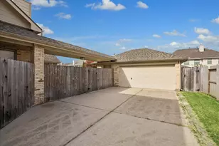 415 Willow Pointe Dr, League City, TX 77573 - Photo 25