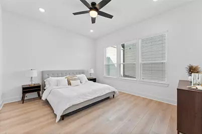 3107 Jensen Dr #B, Houston, TX 77026 - Photo 9
