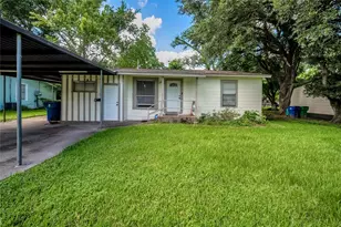 705 Akers St, Angleton, TX 77515 - Photo 1