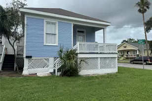 801 8th St, Galveston, TX 77550 - Photo 1