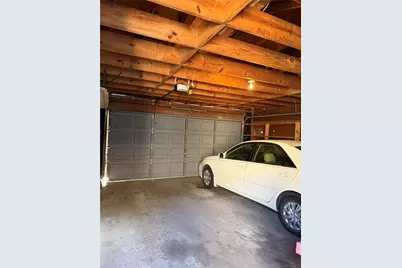 8652 Maplecrest Drive, Houston, TX 77099 - Photo 5