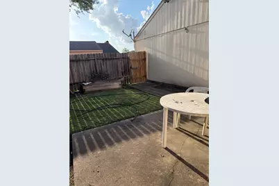 8652 Maplecrest Drive, Houston, TX 77099 - Photo 3