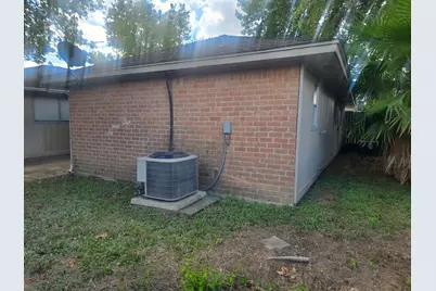 10622 Beckfield Drive, Houston, TX 77099 - Photo 23