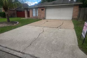 10622 Beckfield Dr, Houston, TX 77099 - Photo 1
