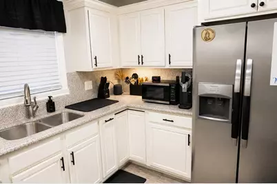 315 E Janisch Road, Houston, TX 77022 - Photo 9