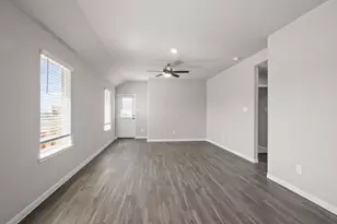 13769 Sunshine Peak Dr, Willis, TX 77318 - Photo 3