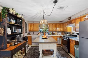 1215 Esther St, Kemah, TX 77565 - Photo 7