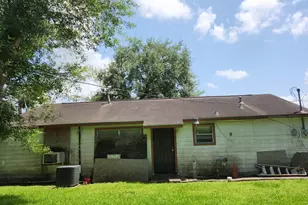 5535 Flamingo Dr, Houston, TX 77033 - Photo 13