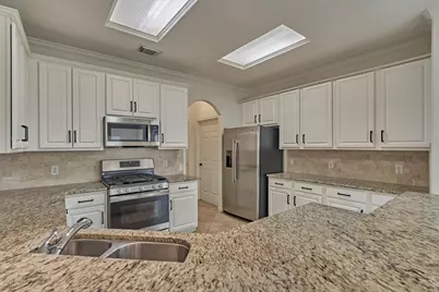 98 N Country Gate Circle, The Woodlands, TX 77384 - Photo 15