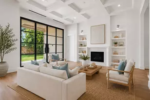 1002 E 25th St, Houston, TX 77009 - Photo 5