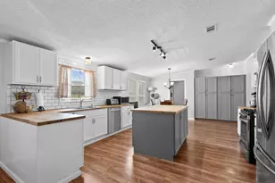 4 Ripple Creek Dr, Huntsville, TX 77320 - Photo 9