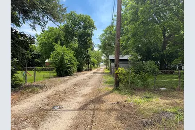 22 5th Avenue N, Texas City, TX 77590 - Photo 7