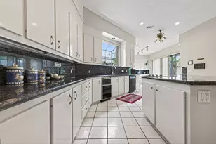 8103 Lake Edge Ct, Houston, TX 77071 - Photo 13