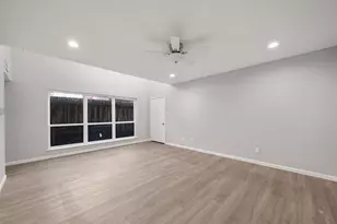 2056 Augusta Dr, Houston, TX 77057 - Photo 13