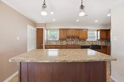 501 Dolphin Place, Corpus Christi, TX 78411 - Photo 13