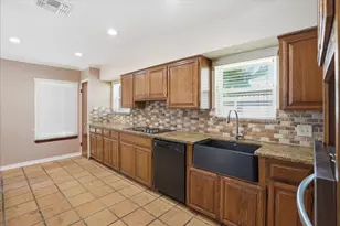 501 Dolphin Pl, Corpus Christi, TX 78411 - Photo 17