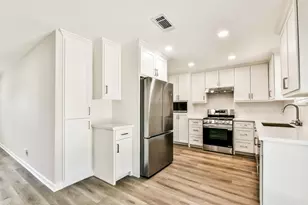 515 Bellmar Ln, Friendswood, TX 77546 - Photo 9