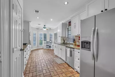 12853 Kingsbridge Lane, Houston, TX 77077 - Photo 11