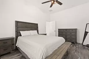 847 Crystal Bay Ln, League City, TX 77573 - Photo 15