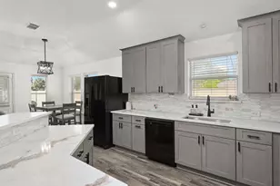 847 Crystal Bay Ln, League City, TX 77573 - Photo 7