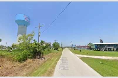 983 W Verdia Drive, Crystal Beach, TX 77650 - Photo 5