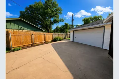 1710 Longhorn Avenue, Bay City, TX 77414 - Photo 13
