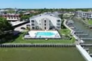 201 Yacht Club Ln, Seabrook, TX 77586 - Photo 5