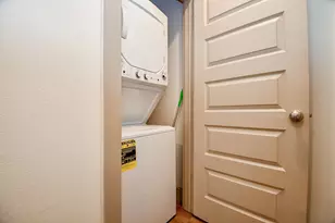 1011 Enid St, Houston, TX 77009 - Photo 11
