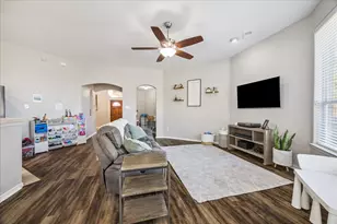 1015 Red River St, League City, TX 77573 - Photo 5