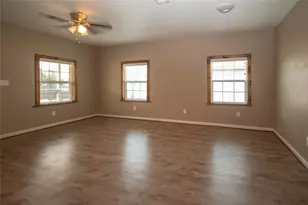 1622 W Milam St, Wharton, TX 77488 - Photo 7