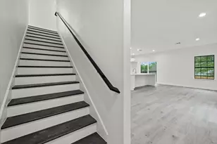 727 E 40th St, Houston, TX 77022 - Photo 15