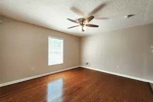 605 E 24th St, Houston, TX 77008 - Photo 5