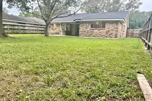 2019 Redwood St, Kemah, TX 77565 - Photo 5