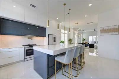 5702 Fairdale Ln #C, Houston, TX 77057 - Photo 11