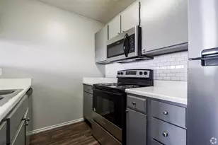 7610 Cameron Rd, Austin, TX 78752 - Photo 7