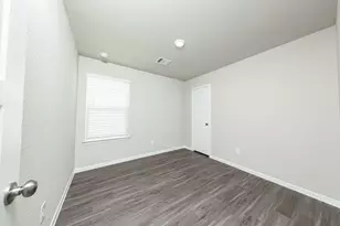 2111 Oakwood Ter Dr, Houston, TX 77090 - Photo 11