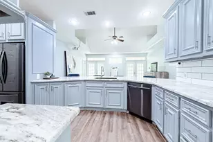 540 Springwood Dr, Conroe, TX 77385 - Photo 5