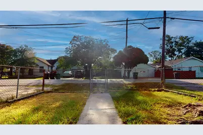 130 Zoe Street, Houston, TX 77020 - Photo 13