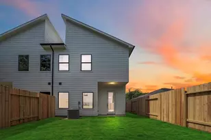 4433 Phlox St, Houston, TX 77051 - Photo 3