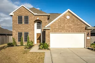 135 San Bernard Dr Dr, Baytown, TX 77523 - Photo 1