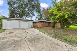 4903 Mayflower St, Houston, TX 77033 - Photo 7