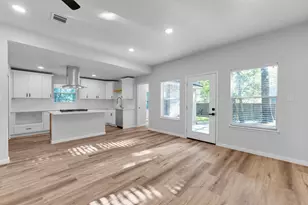 128 E Park Dr, Conroe, TX 77356 - Photo 9