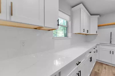 128 E Park Drive, Conroe, TX 77356 - Photo 13