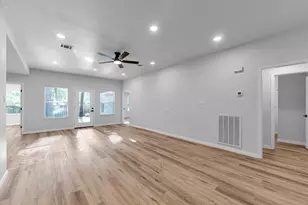 128 E Park Dr, Conroe, TX 77356 - Photo 5