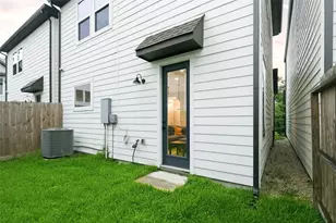 8324 Curry Rd, Houston, TX 77093 - Photo 15