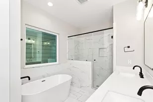 8324 Curry Rd, Houston, TX 77093 - Photo 13