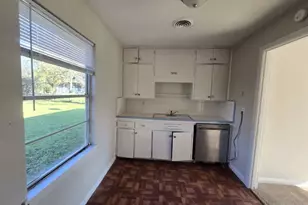 3220 Iowa St, Baytown, TX 77520 - Photo 5