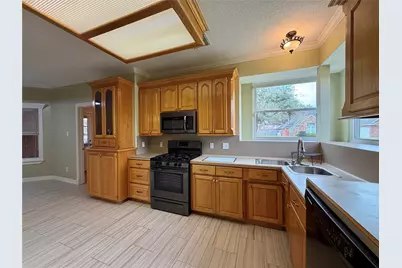 102 Thyme Trail, Lake Jackson, TX 77566 - Photo 9