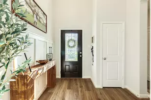 303 Twin Lakes Blvd W, West Columbia, TX 77486 - Photo 5