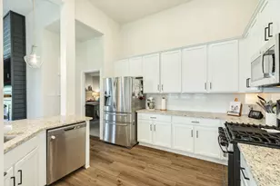 303 Twin Lakes Blvd W, West Columbia, TX 77486 - Photo 13